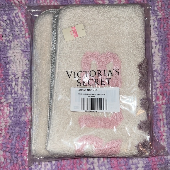NEW! Victoria's Secret PINK Bath Mat - Picture 4 of 4
